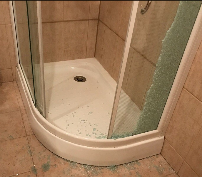 Как заменить стекло в душевой кабине | Всантехнике